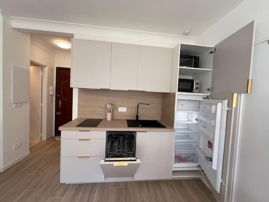 Magnifique T2 Proche Mer Et Ville Refait A Neuf Avec Terrasse Menton Exterior foto
