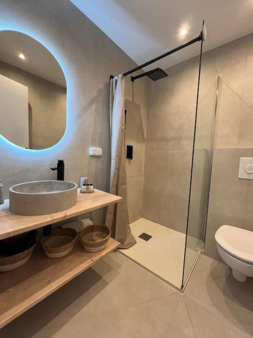 Magnifique T2 Proche Mer Et Ville Refait A Neuf Avec Terrasse Menton Exterior foto